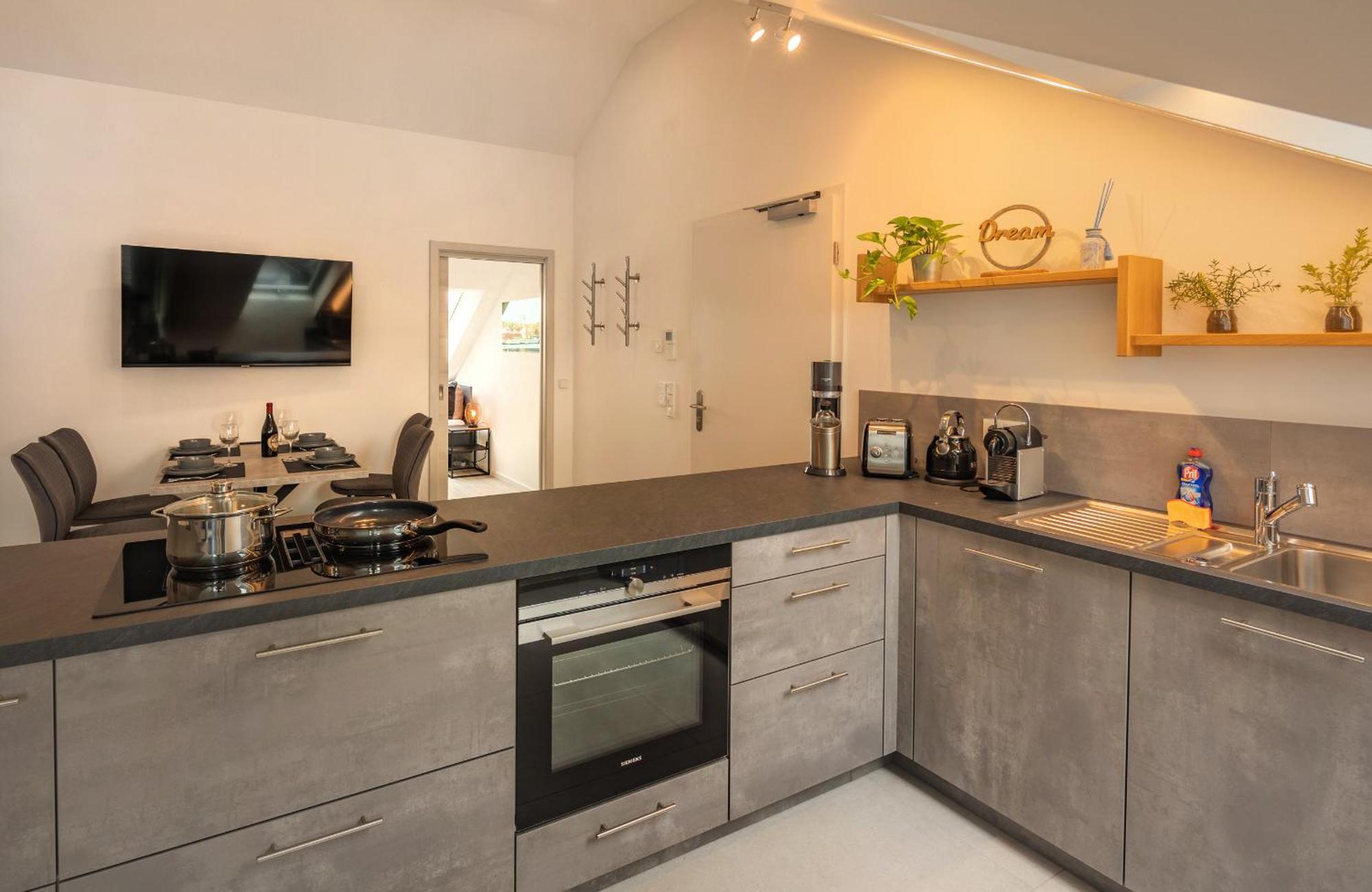 Sweethome - Poing Apartments ภายนอก รูปภาพ
