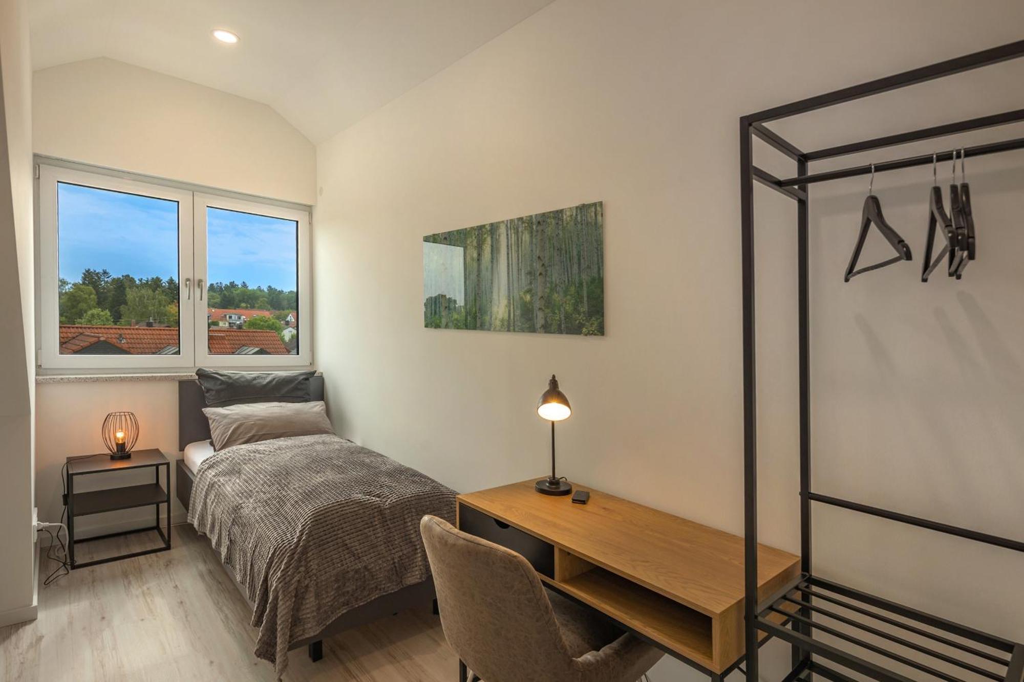 Sweethome - Poing Apartments ภายนอก รูปภาพ