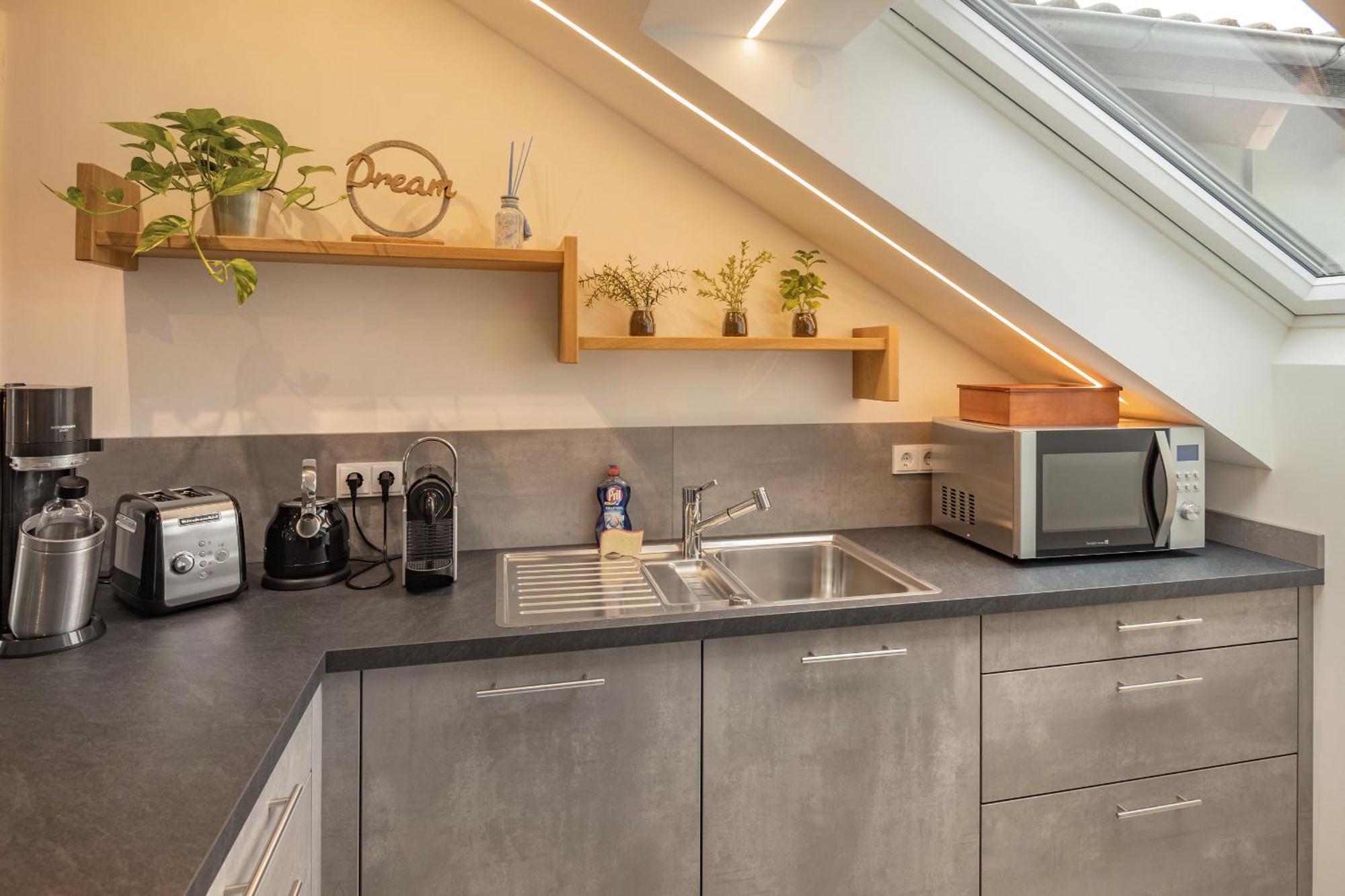 Sweethome - Poing Apartments ภายนอก รูปภาพ