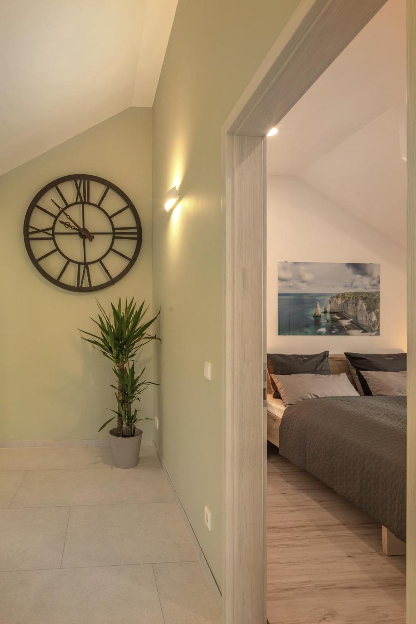 Sweethome - Poing Apartments ภายนอก รูปภาพ