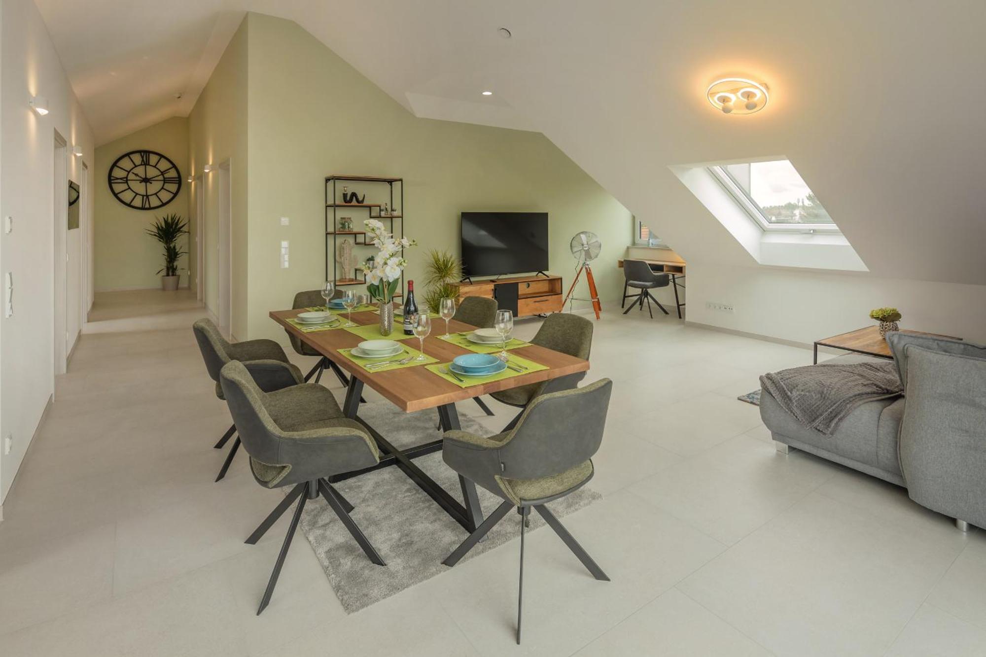 Sweethome - Poing Apartments ภายนอก รูปภาพ